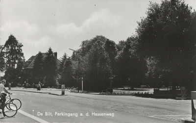 605753 Gezicht op de ingang van het Van Boetzelaerpark te De Bilt vanaf de Blauwkapelseweg.